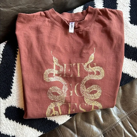 Pebby Forevee Side Slit Graphic Tee - Picture 1 of 7